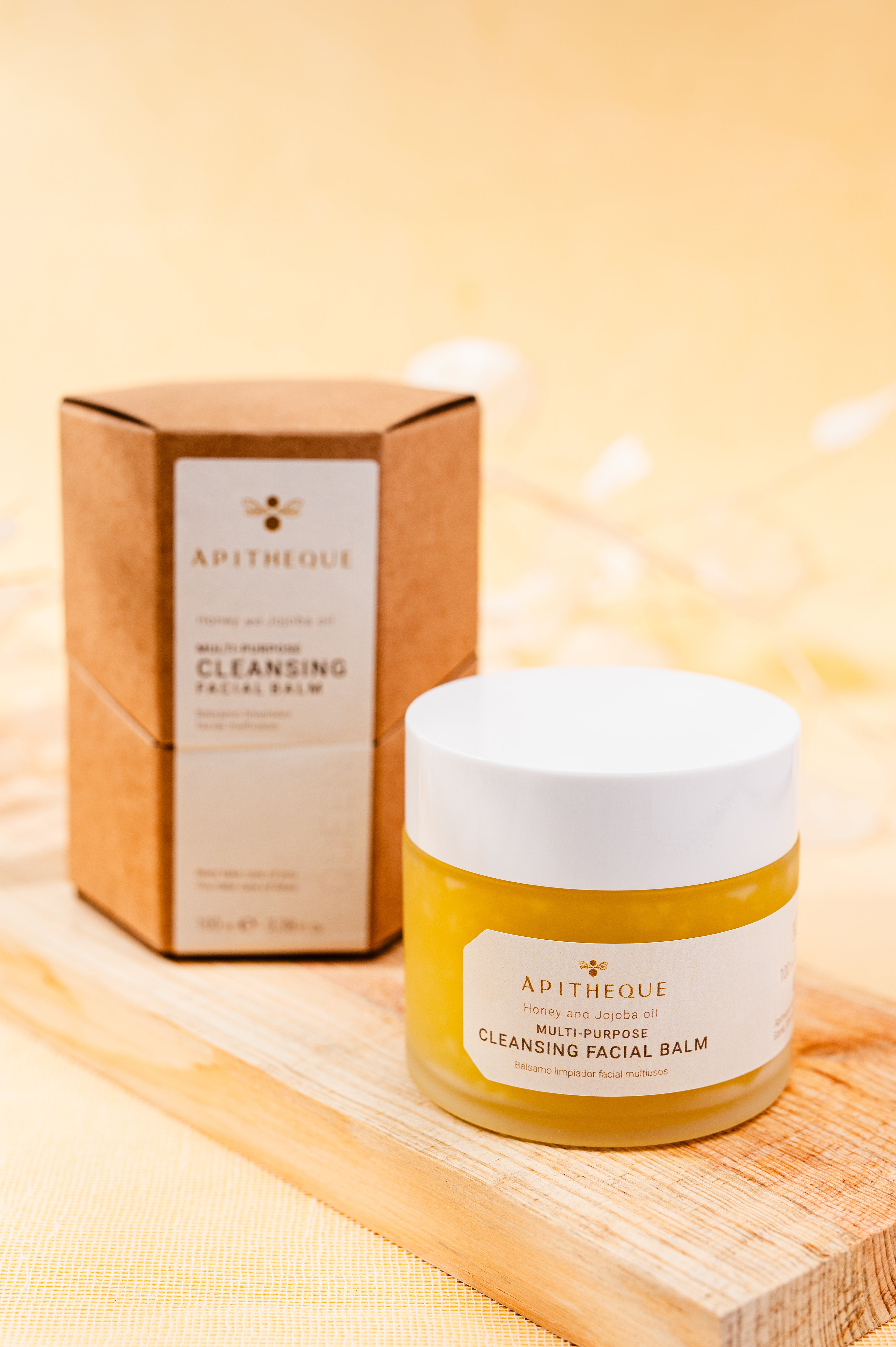 æske og krukke med Apitheque Multi-purpose Cleansing Facial Balm (100ml)